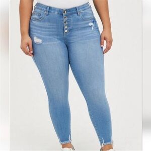 Torrid Bombshell Skinny Premium Stretch Button Fly distressed jeans size 20T